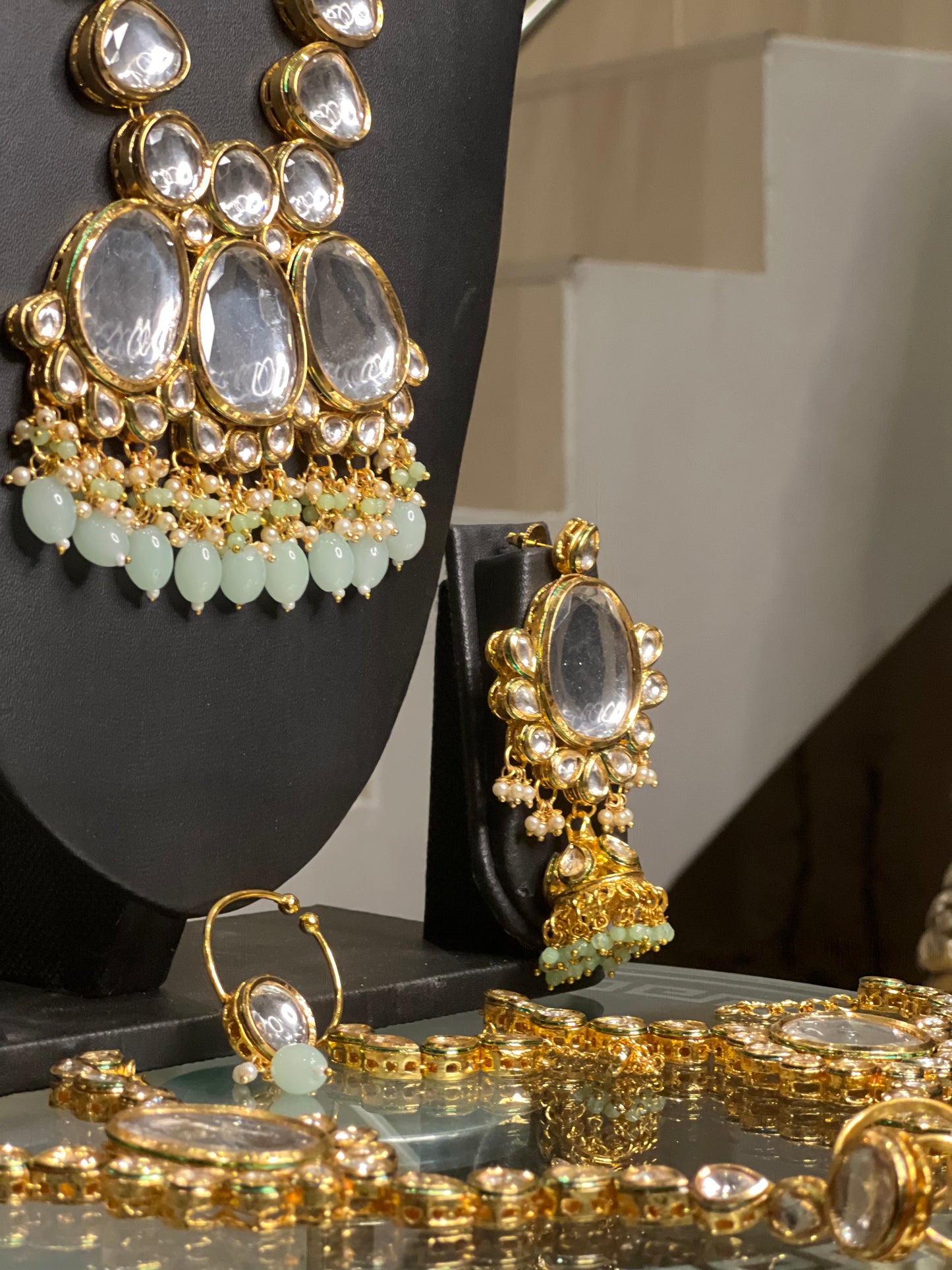 Mint Kundan 8 Piece Set