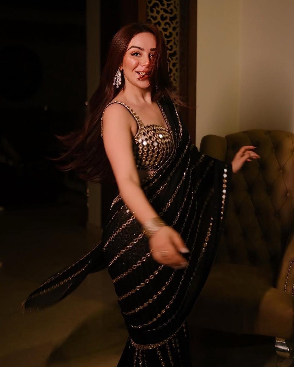 Black Mirror Saree